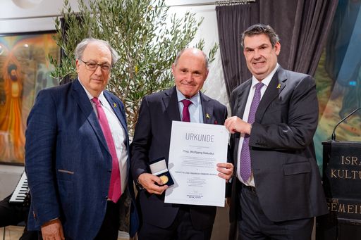Wolfgang Sobotka, Oskar Deutsch und Ariel Muzicant bei der
Verleihung der Torberg-Medaille
