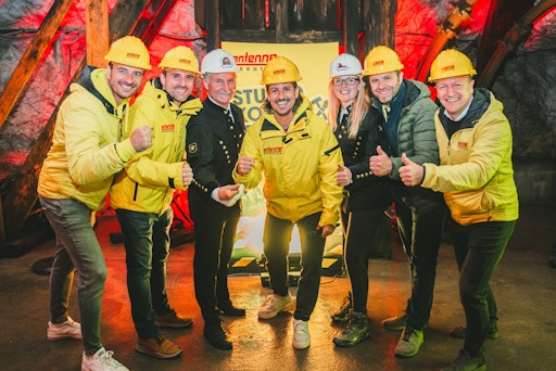 AUT of ORDA unter Tag: Paul Pizzera, Daniel Fellner und Band
rockten das stillgelegte Bergwerk in Bad Bleiberg – mit Antenne
Kärnten Moderator Ben Maruschek und über 300 Antenne Kärnten
Hörer:innen mittendrin.