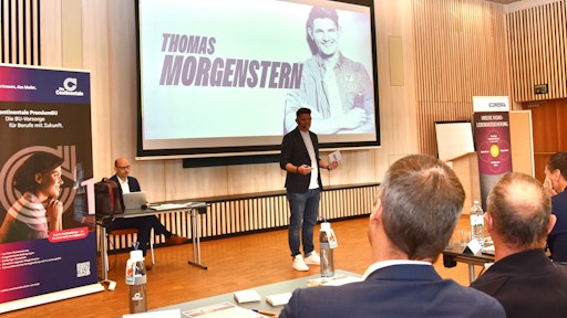 Vorschau Bild von Der ehemalige Skispringer Thomas Morgenstern nahm in seinem
Impulsvortrag die Gäste der Continentale Biometrie-Tage für Experten
mit auf eine Reise durch seine Karriere./Continentale // Weiterer
Text über ots und www.presseportal.de/nr/102812 / Die Verwendung
dieses Bildes für redaktionelle Zwecke ist unter Beachtung aller
mitgeteilten Nutzungsbedingungen zulässig und dann auch honorarfrei.
Veröffentlichung ausschließlich mit Bildrechte-Hinweis.