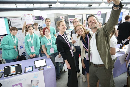 Vorschau Bild von Praxisprojekt MINT- und Informatik-Mittelschule Stockerau und mit
Microsoft Österreich GmbH