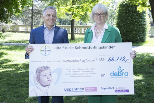  Bepanthen Initiative bringt 66.772 Euro für die
Schmetterlingskinder