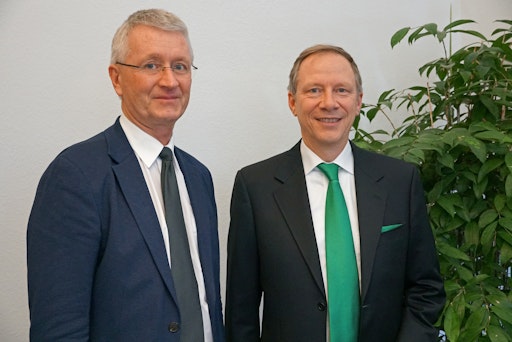 v.l.n.r.: ÖVGW-Vizepräsident Mag. Nikolaus Sauer (Sprecher des
Wasserfaches), ÖVGW-Präsident Ing. Mag. Stefan Wagenhofer (Sprecher
des Gasfaches)