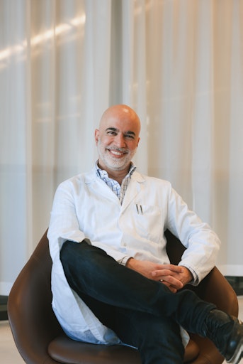  Prim. Priv.-Doz. Dr. Arschang Valipour, Leiter des Karl
Landsteiner Institut für Lungenforschung und pneumologische
Onkologie und der Abteilung für innere Medizin und Pneumologie,
Klinik Floridsdorf