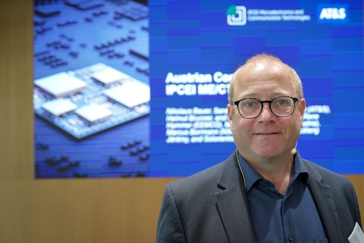 Vorschau Bild von Hannes Voraberger war der Gastgeber des IPCEI Day am
AT&S-Headquarter in Leoben. Er leitet bei AT&S die Forschungs- und
Entwicklungsabteilung (R&D).