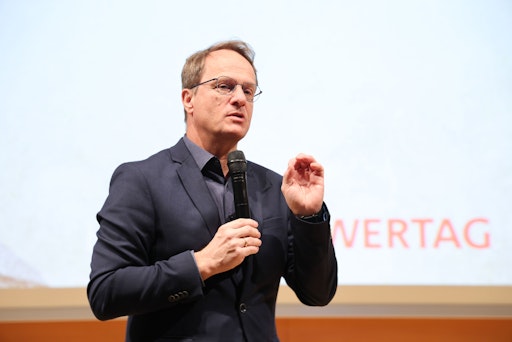 Vorschau Bild von ... sagt: "Wer die menschliche Lösungsbegabung stärken will, muss
einen Schritt zurücktreten."