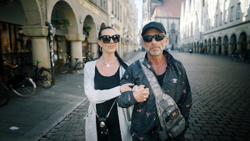 Vorschau Bild von Bettina und Patrick. // Weiterer Text über ots und
www.presseportal.de/nr/6605 / Die Verwendung dieses Bildes für
redaktionelle Zwecke ist unter Beachtung aller mitgeteilten
Nutzungsbedingungen zulässig und dann auch honorarfrei.
Veröffentlichung ausschließlich mit Bildrechte-Hinweis.