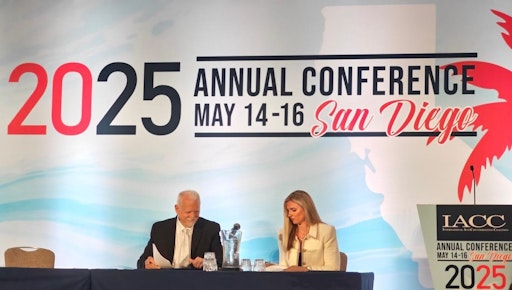IACC-Präsident Bob Barchiesi (links) und Temus IP Compliance Lead
für die USA, Christine Casaceli (rechts), unterzeichneten die
Absichtserklärung // Weiterer Text über ots und
www.presseportal.de/nr/178071 / Die Verwendung dieses Bildes für
redaktionelle Zwecke ist unter Beachtung aller mitgeteilten
Nutzungsbedingungen zulässig und dann auch honorarfrei.
Veröffentlichung ausschließlich mit Bildrechte-Hinweis.
