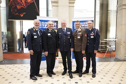 Gruppenfoto des ersten Präsidiums