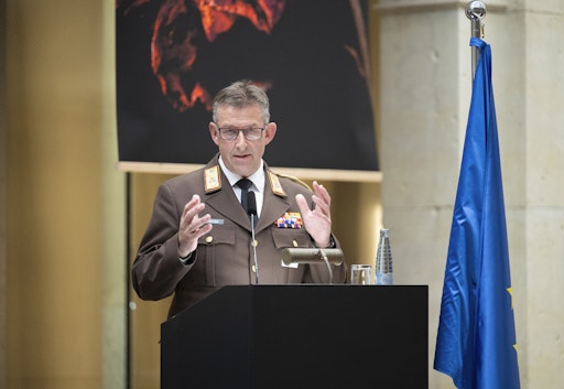 Vorschau Bild von Robert Mayer am Rednerpult