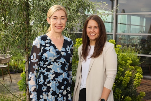  Weigl, Marketingverantwortliche von Gardena in Österreich und
Tina Rosenkranz, Kräuter- und Grüne Kosmetik- sowie
Naturheilkunde-Pädagogin