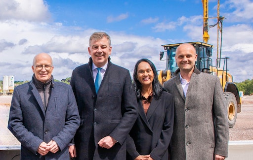  Erster Bürgermeister der Freien und Hansestadt Hamburg, Dr. Peter
Tschentscher gemeinsam mit Stephan Seifert, CEO und
Vorstandsvorsitzender von Körber, Arungalai Anbarasu, im
Konzernvorstand verantwortlich für das Geschäftsfeld Technologies
und Dr. Stefan Hofmann, Chief Financial Officer bei Körber
Technologies GmbH. // Weiterer Text über ots und
www.presseportal.de/nr/71329 / Die Verwendung dieses Bildes für
redaktionelle Zwecke ist unter Beachtung aller mitgeteilten
Nutzungsbedingungen zulässig und dann auch honorarfrei.
Veröffentlichung ausschließlich mit Bildrechte-Hinweis.