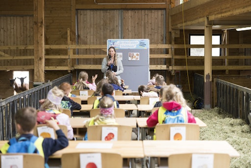 Vorschau Bild von Klassenzimmer im Stall