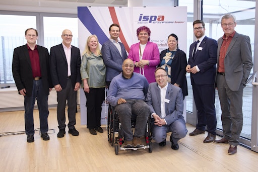  https://www.apa-fotoservice.at/galerie/39287 Gruppenfoto der
Speaker:innen beim ISPA-Forum 2025 gemeinsam mit Moderator,
Generalsekretär und Präsident der ISPA, von links nach rechts:
Andreas Jeitler, Daniele Marano, Susanne Buchner-Sabathy, Florian
Slansky, Shadi Abou-Zahra, Lena Öllinger, Harald Kapper, Simone
Keglovics, Stefan Ebenberger und Franz Zeller.