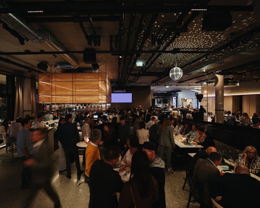  Dips&Drops - SPORTS · HOTEL · BISTRO