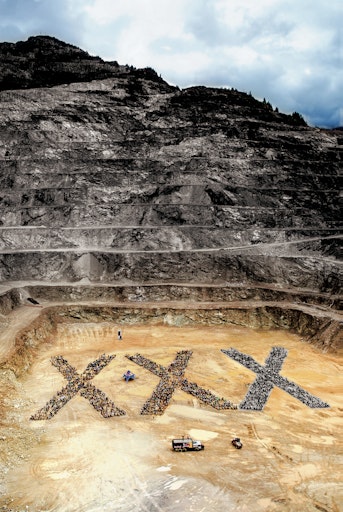 Vorschau Bild von Die Red Bull Erzbergrodeo KESSEL PARADE XXX versammelt tausende
Offroad-Motorräder am Erzberg