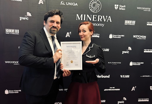  Gerd Krizek (Leiter der Division Study Portfolio & Student
Affairs) und Stefanie Lietze, (Higher Education Quality Assurance
Officer & Equal Opportunities Manager) beim Minerva AWARD 2025.