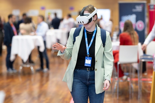  Im Ausstellungsbereich gibt es 30 EdTech-Anwendungen zum selbst
ausprobieren.