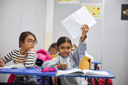 Kinder im CONCORDIA Tageszentrum Ali Ibra, Kosovo, bei ihren
Hausübungen
