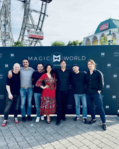  Anca & Lucca mit dem aktuellen Cast der MAGIC 1 BIRTHDAY SHOW