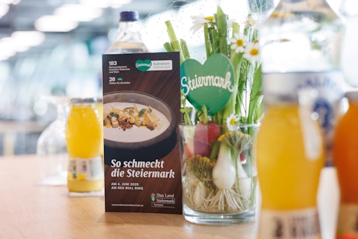 Vorschau Bild von Präsentation des neuen Kulinarium Steiermark Booklets mit allen
209 ausgezeichneten Genuss-Adressen.