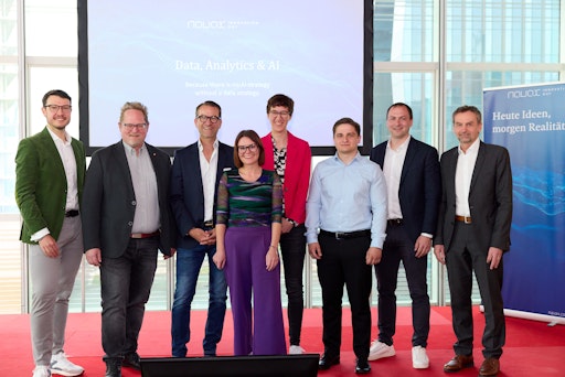 Die Vortragenden des NAVAX Innovation Day v.l.n.r.: Oliver
Wesely, Team Lead Artificial Intelligence NAVAX Consulting Andreas
Resl, Team Lead Presales & Product Architecture NAVAX Consulting
Oliver Krizek, Gründer und Geschäftsführer der NAVAX
Unternehmensgruppe Carina Zehetmaier, KI-Entrepreneurin und
Preisträgerin Julia Wieland, Sales Managerin NAVAX Consulting
Philipp Hinterecker, Cloud Solution Architect bei Microsoft
Österreich Patrick Eberle, Leiter des Data and Analytics Office bei
EVVA Sicherheitstechnologie Wolfgang Traunfellner, Director Sales &
Marketing NAVAX Consulting