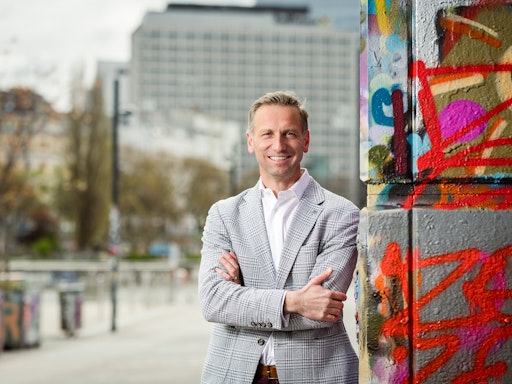  MMag. Andreas Gruber berichtet als Helvetia-Vorstand zum
Produktrelaunch in der Eigenheim- und Haushaltsverssicherung