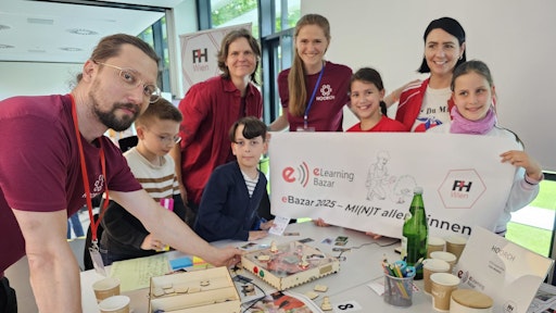 Vorschau Bild von Die Kinder der GTVS Aspernallee präsentierten begeistert die
HOORCH-Box des Future Learning Lab Wien