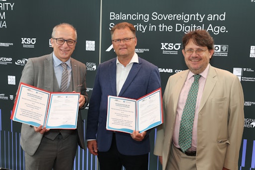 Vorschau Bild von Signing Ceremony AIT and WINS