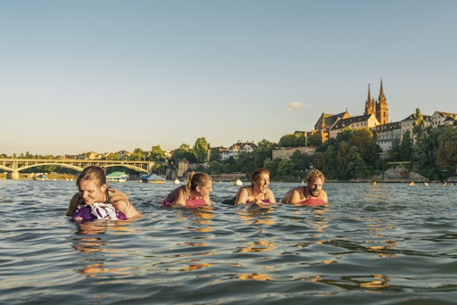Rheinschwimmen, Basel