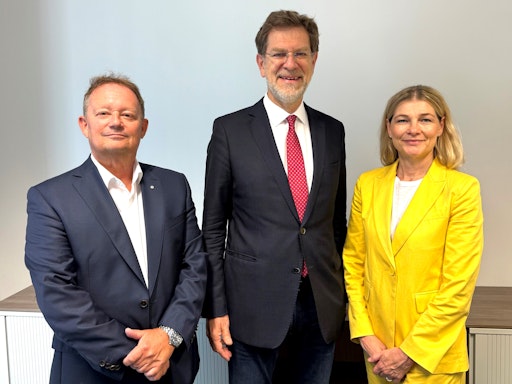 Von links nach rechts: Dir. Andreas Csurda, Mag. Andreas
Zakostelsky, Mag. Beate Wolf