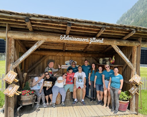 Vorschau Bild von Inklusion erleben_gemeinsam anpacken am
Schau-Bauernhof_Lebenshilfe Tirol_Jungbauern Bezirk Schwaz