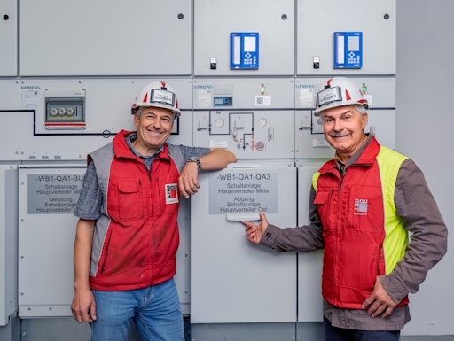 von rechts: Manfred Tisch, Geschäftsführer der Baumit GmbH und
Gerhard Philipp, Baumit Umwelt- und Verfahrenstechnik.