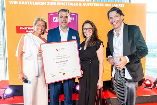 Von links nach rechts: Barbara Aigner (Top Service Österreich),
Bernhard Mucherl (Geschäftsführer Murexin GmbH), Gabrijela Ponier
(Leitung Marketing Murexin GmbH) und Christian Rauscher (Top Service
Österreich).