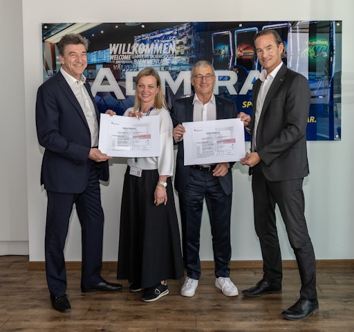 Zertifikatsüberreichung v.l.n.r.: Christoph Mondl, Monika Racek,
Paul Kozelsky, Werner Paar