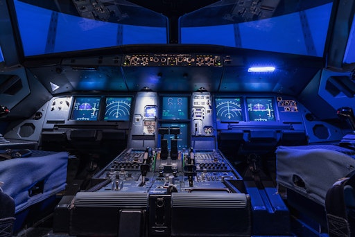 Die Verwendung der bei AT&S in Leoben hergestellten Produkte im
Aviation/Aerospace-Bereich decken mittlerweile den gesamten Bereich
der kritischen Bordinfrastruktur ab.