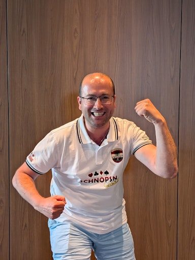 Vorschau Bild von Andreas "schiri81" Friedl konnte ebenso wie Daniel "psychologist"
Horvath 5 von 6 seiner Duelle gewinnen, scheiterte beim Titel des
besten Spielers jedoch an einer Differenz von 6 Spielpunkten.