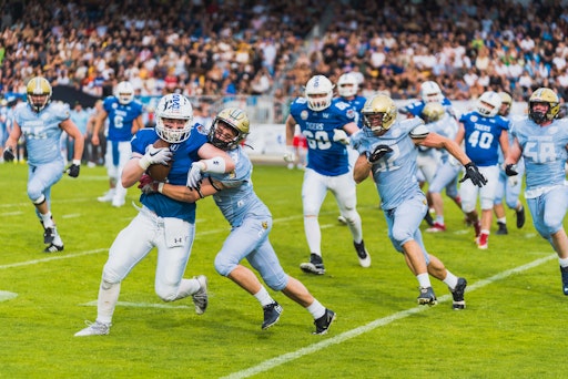 Volle Action auf dem Spielfeld des ACSL Summer Bowls 2025 – die
Teams zeigen vollen Einsatz und Leidenschaft.