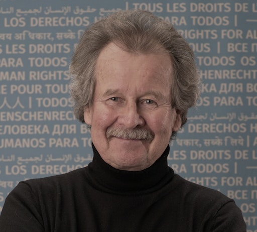  Manfred Nowak, UN-Experte und Generalsekretär des Global Campus
of Human Rights, zeigt in seiner Ansprache auf, wie Menschenrechte
als wesentliche Säule nachhaltiger Unternehmensstrategien integriert
werden und somit Wettbewerbsvorteile schaffen.