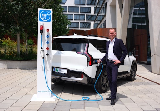  Start der Partnerschaft zwischen Arval und DiniTech mit der
mobilen Wall box NRGkick.