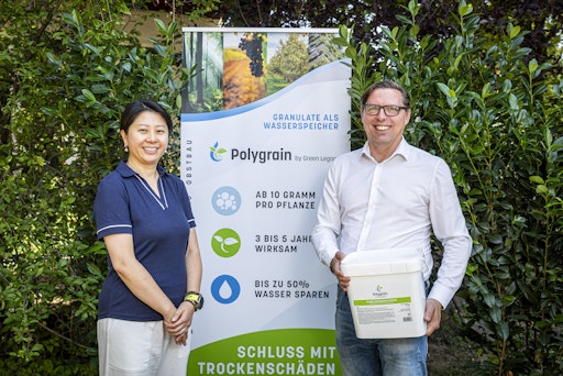  von links nach rechts Geschäftsführerin Green Legacy GmbH Wei Ma,
Geschäftsführer Green Legacy GmbH Antonio de Vall