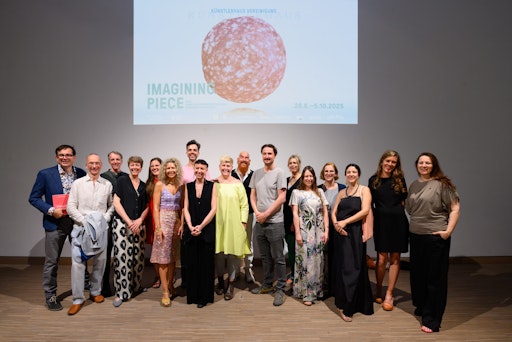 Vorschau Bild von Mit Günther Oberhollenzer (Künstlerischer Leiter), Tanja Prušnik
(Präsidentin der Künstlerhaus Vereinigung), Laura Maria Birschitzky,
Julia Kornhäusl und Andreas Hoffer (Kurator*innenteam) und
beteiligten Künstler*innen