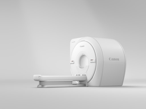 Vorschau Bild von Seitenansicht des hochmodernen MRT-Systems im Vetklinikum. Die
Aufnahme zeigt die technische Ausstattung und die räumliche
Integration des Geräts in die Klinik-Infrastruktur. Das Bild wurde
professionell von Canon Medical zur Verfügung gestellt.