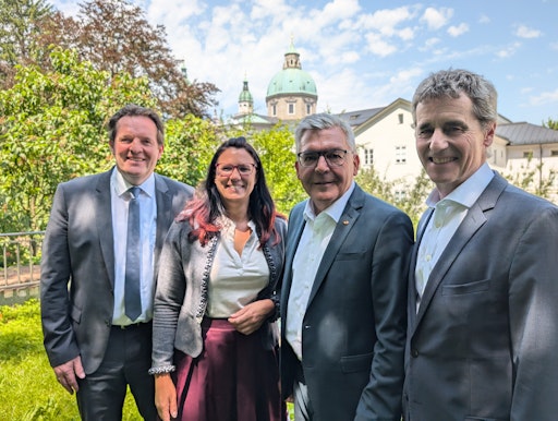 Zur 34. Ratssitzung trafen sich die zuständigen Landesrät:innen
und Bundesvertreter in Salzburg. v. l. LR René Zumtobel (Tirol),
LRin Sara Schaar (Kärnten), Ratsvorsitzender LR Josef Schwaiger
(Salzburg), und Bundesvertreter Sektionschef Christian Holzer.