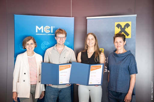  V.l.n.r.: Susanne Lichtmannegger (MCI International Relations),
Florian Günther, Vera Lasslop, Nicole Bevelander
(Raiffeisen-Landesbank Tirol AG) ©MCI/Aaron Heimerl