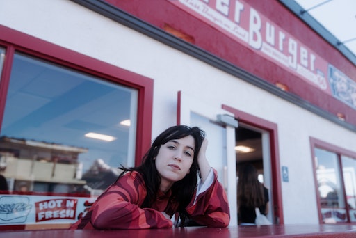 Vorschau Bild von Waves Vienna feiert am 1. Oktober 2025 sein 15-jähriges Bestehen
mit einer großen Eröffnungsgala im Wiener Volkstheater. OSKA hostet
den Abend und steht gemeinsam mit u. a. Christina Stürmer, Josh.,
Yasmo, Oskar Haag und Hans Platzgumer auf der Bühne – weitere Acts
folgen.