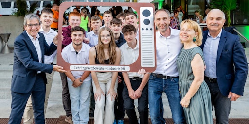  1. Reihe von Links: Karl Postl, Cedric Gabauer, Maria Rauch,
Lukas Leithner, Manfred Postl, Maria Böhm und Manfred Tisch. 2.
Reihe von links: Nico Schandl, Marcel Gruber, Marco Walzer, Mathias
Steiner, Leon Haberl, Lucas Reischer und Christopher Leitner.