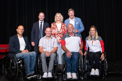 Vorschau Bild von Gruppenbild von Vertreter:innen und Sportler:innen der AUVA, des
ÖPC und des ÖBSV