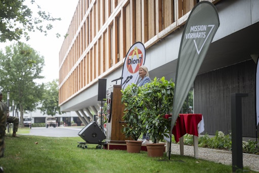 Transfer of the newly built accommodation and farm buildings in Wiener Neustadt