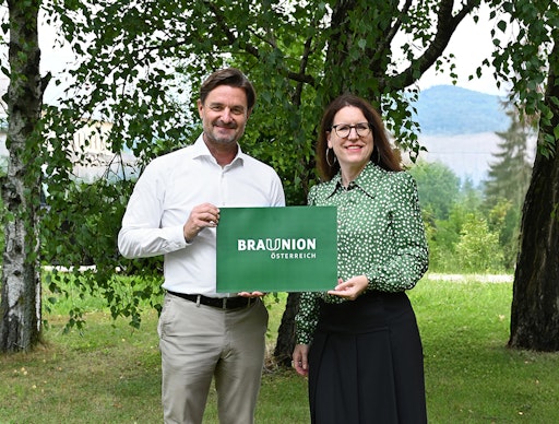  Daniel Frixeder, Geschäftsführer von upart / Pichler &
Gattringer, und Daniela Winnicki, Director Corporate Affairs bei der
Brau Union Österreich, haben gemeinsam den neuen Markenauftritt
entwickelt.
