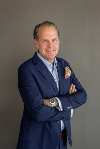 Top banker changes to Kronos